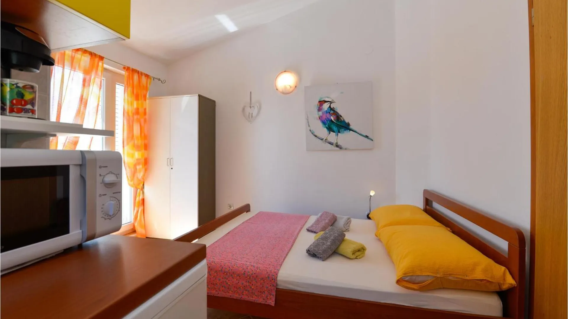 Cozy Apartment In Starigrad Paklenica With Wifi